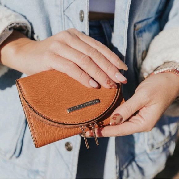 Poppy & Peonies MARGAUX WALLET COGNAC (sold out on line!) - Picture 1 of 8